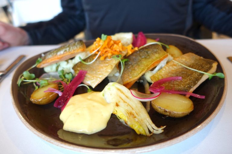 Icelandic Food Guide 2025: 18 Traditional Dishes You Must Try in Iceland