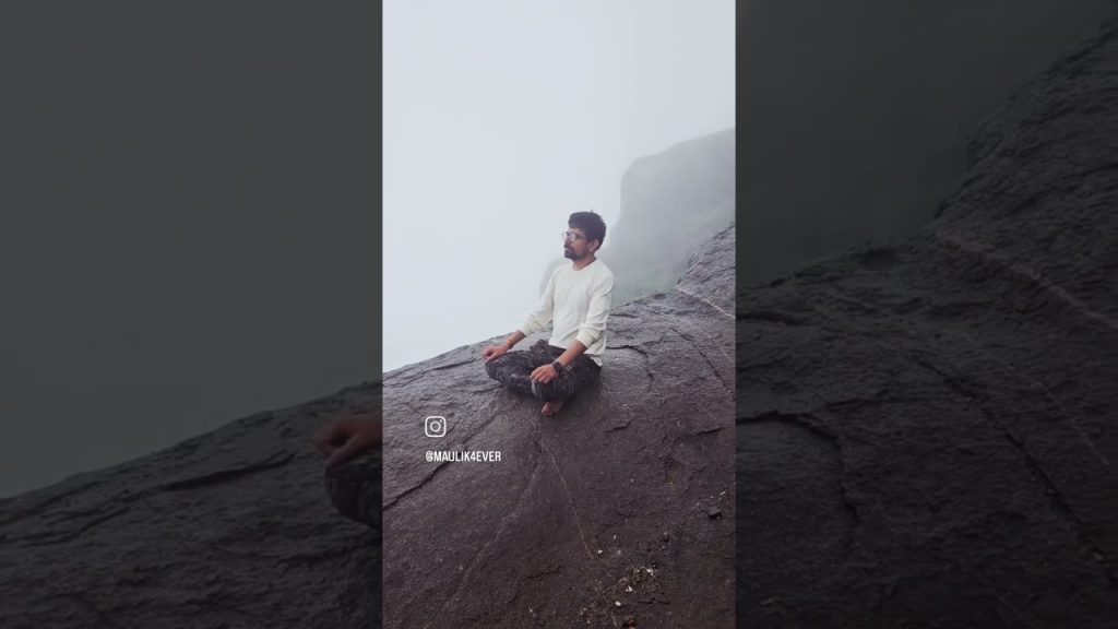 Girnar Story #travelblogger  #travelblog #nature #traveling #mountains #mountainlovers #girnar