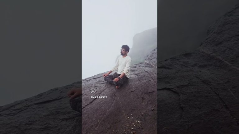 Girnar Story #travelblogger  #travelblog #nature #traveling #mountains #mountainlovers #girnar