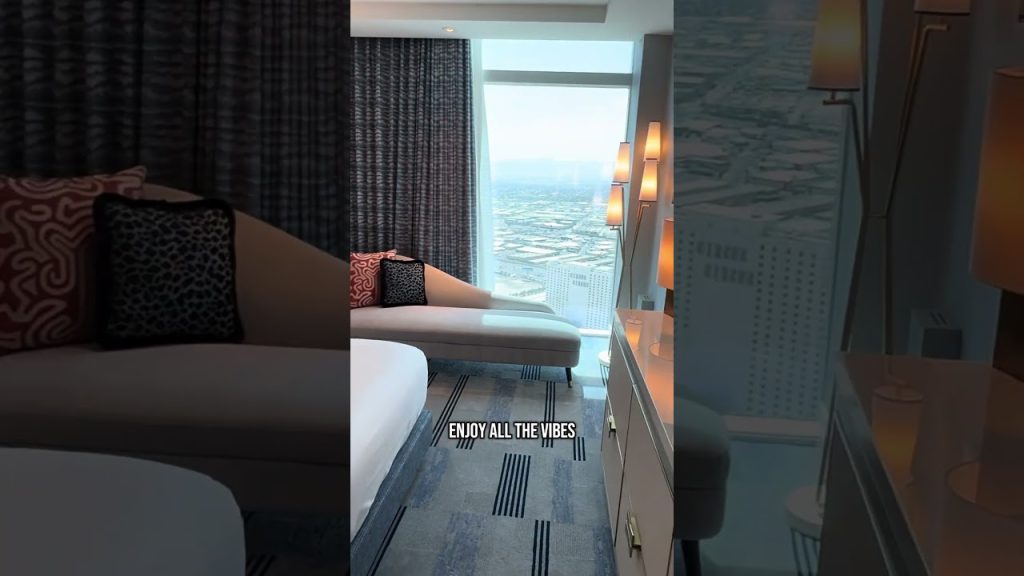 Las Vegas best luxury resorts at an affordable price cheap nice rooms resorts world Fontainebleau